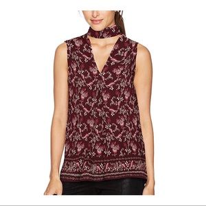 Sleeveless Paisley Choker Blouse with Open Hem
